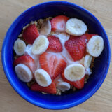 Granola w/ Seasonal Fruit & Yogurt